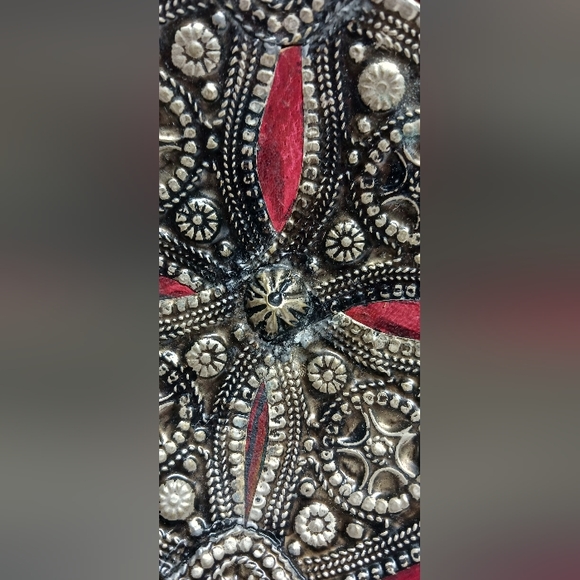 Moroccan Style Pottery Dish  Plate Inlaid with metal - Decorative Ceramic Plate - Picture 4 of 8